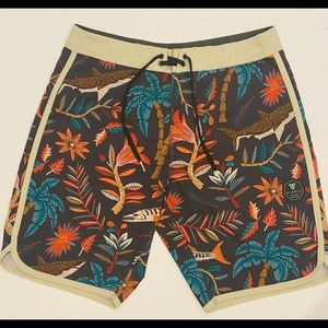 Mens VISSLA Boardshort size 30